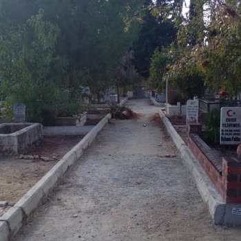 Atça Mezarlığı'nın Bakım Sorunları