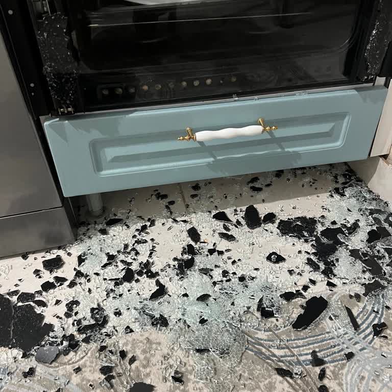 Kumtel Ankastre Ocak Ve Fırın Camlarının Patlaması: Güvenlik Ve Müşteri Memnuniyeti Sorgulanıyor