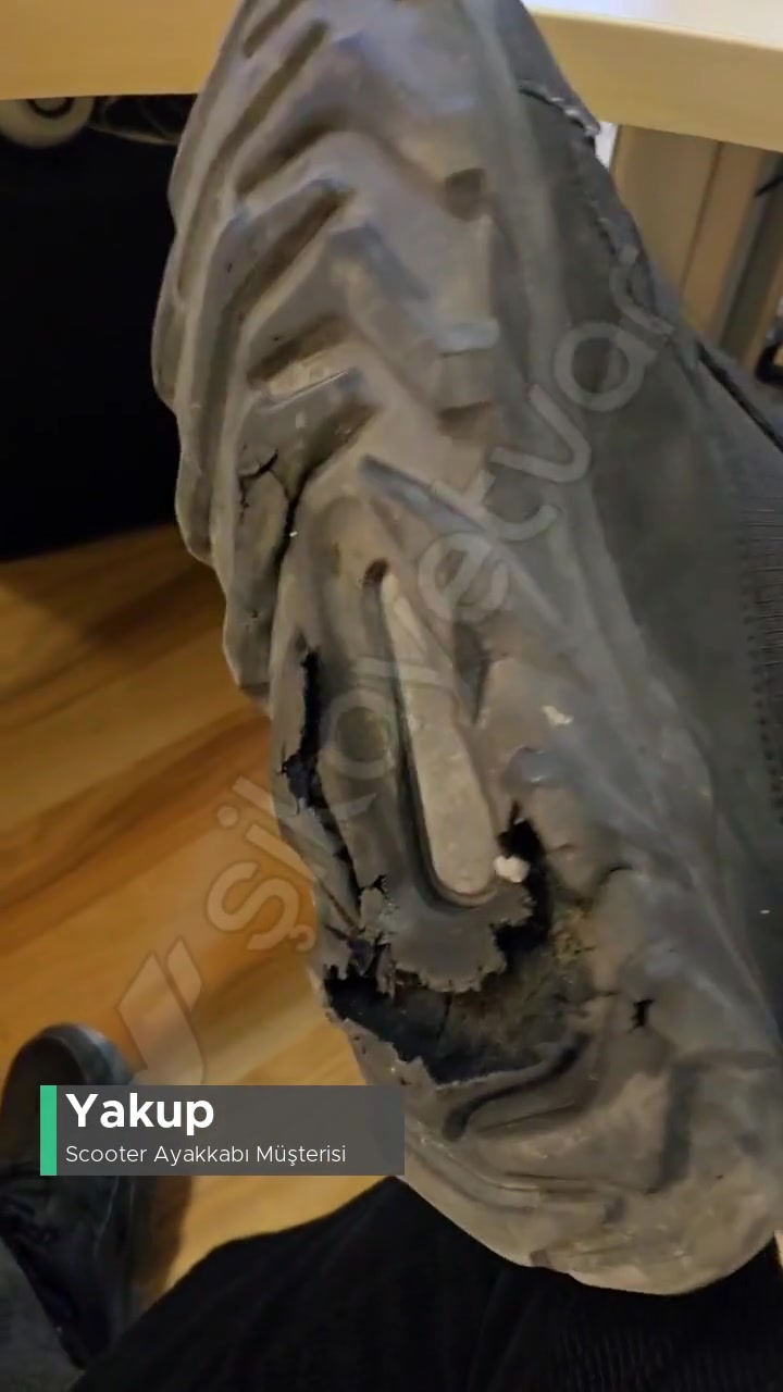 Scooter Ayakkabı Taban Parçalandı, Ayakkabı Sağlam, Taban Değişimi Talep Ediyorum! videonun kapak resmi