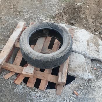 Türk Telekom Altyapı Çalışmasında Kırılan Rögar Kapağı Tehlikesi