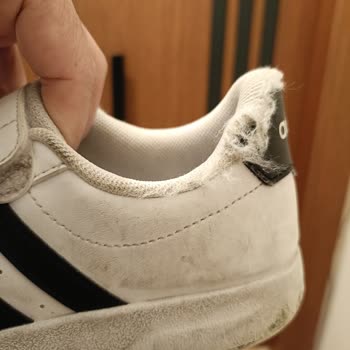 Adidas Ayakkabıda Hızlı Deformasyon Ve Yetersiz Müşteri Hizmeti