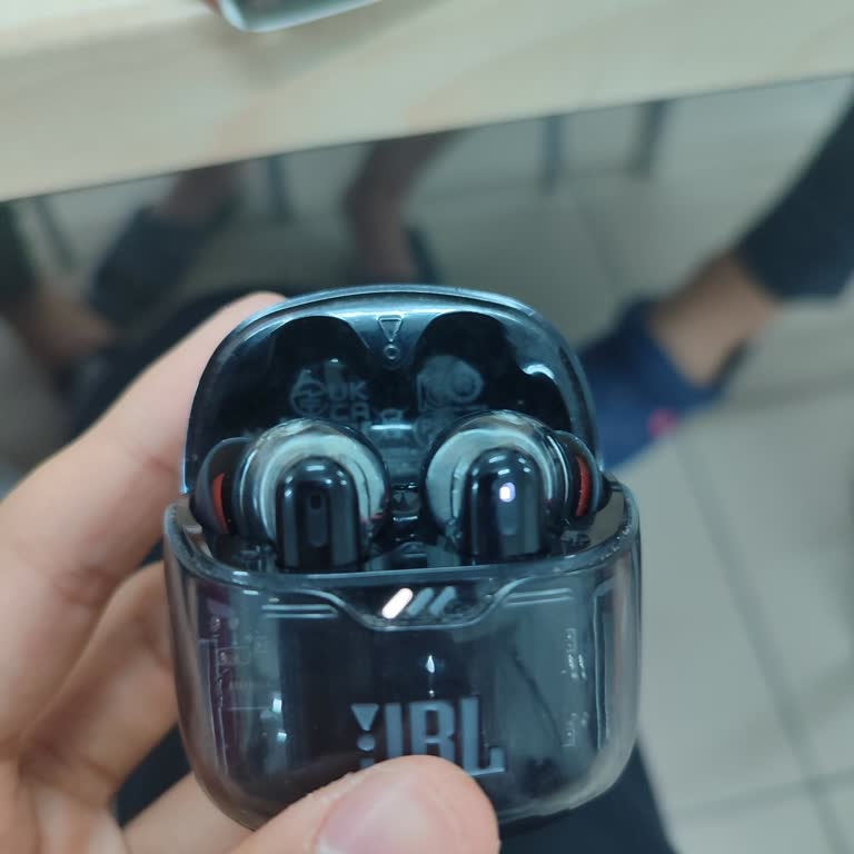 JBL Tune Flex Ghost Kulaklığımın Sol Tarafı Çalışmıyor Ve Şarj Almıyor