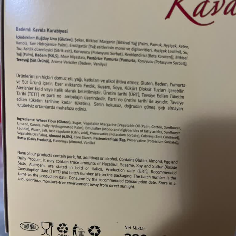 Bademli Kurabiye Kutusu Ve İçeriği Uyumsuz