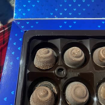 Bozuk Çikolata Ve İlgisiz Müşteri Hizmetleri