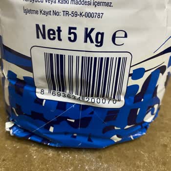 Yerli Marka Un Paketinde Canlı Kurt Şoku