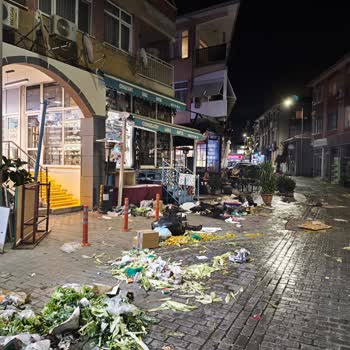 Üsküdar Belediyesi'ne Pazaryeri Atık Sorunu