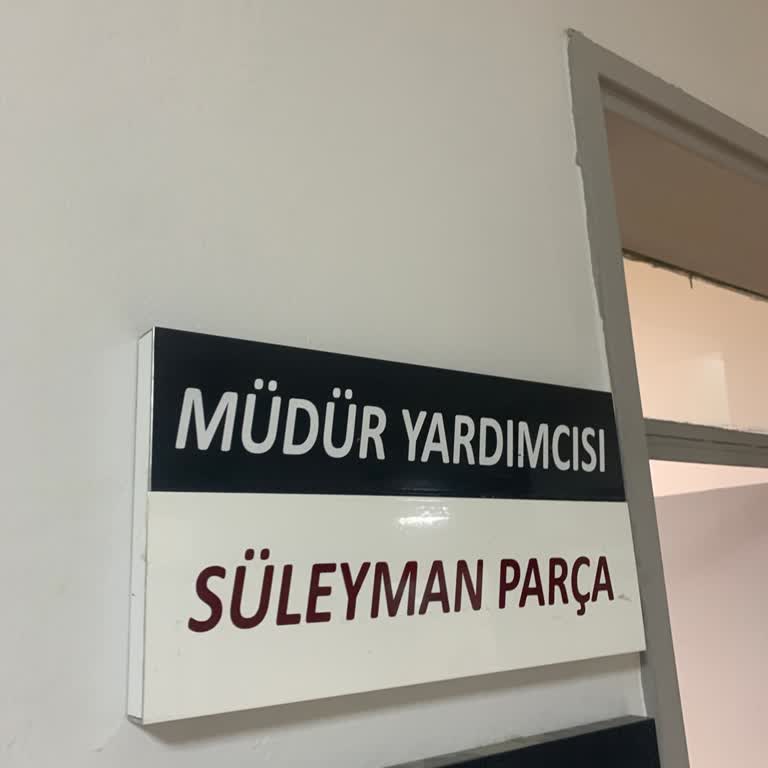 Müdür Yardımcısının Öğrencilere Saygısız Davranışı