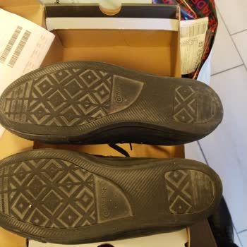 Converse Ayakkabıda Beklenmedik Taban Sorunu