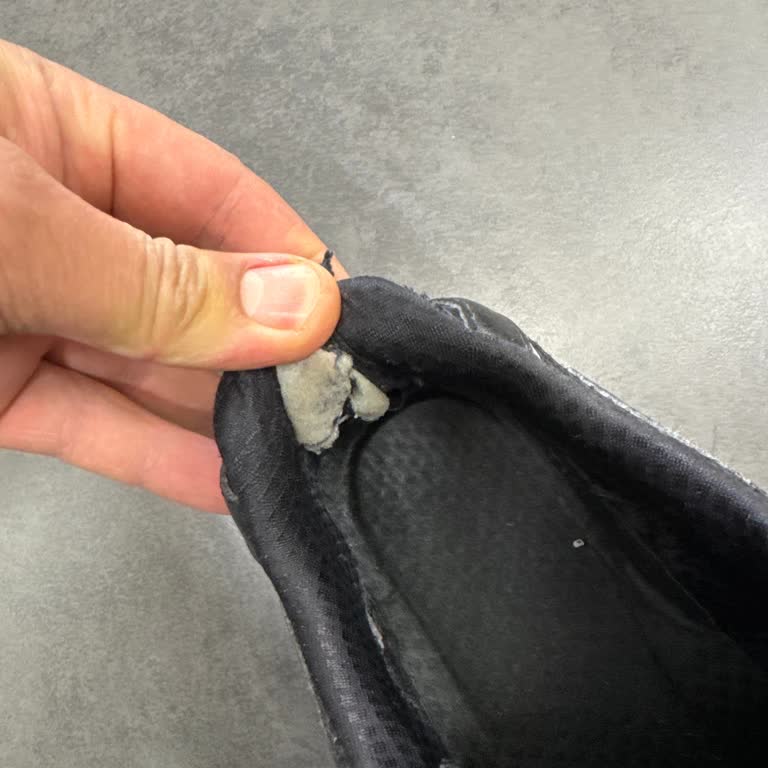 Skechers Ayakkabıda Beklenmedik Yırtık Ve Müşteri Memnuniyetsizliği