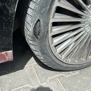 Pirelli Reifen bläht sich wie ein Ballon auf und gefährdet die Sicherheit