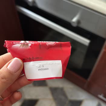 Bozuk Çikolata Ve Yetersiz Müşteri Hizmeti Deneyimi