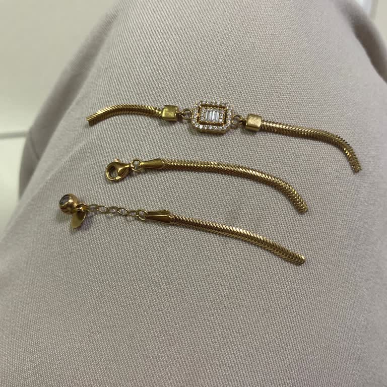 Mağazadan Aldığım Bileklik Kopuk Çıktı Ve İlgisiz Davranışla Karşılaştım