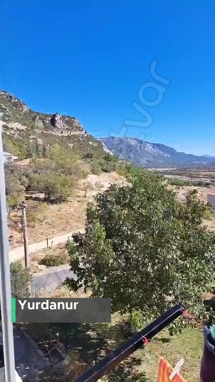 Muğla Büyükşehir Belediyesi Hava Kirliliği, Kum Tozu Balkona Geliyor, Cam Açamaz Hale Geldik! videonun kapak resmi