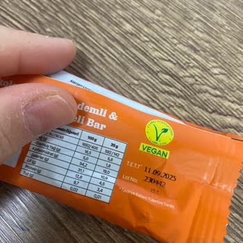 Çikolata İçinden Taş Çıktı, Dişim Kırıldı!