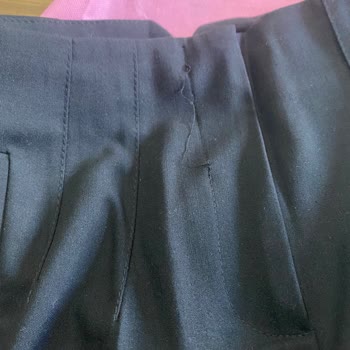 Etiketsiz Pantolonun Dikiş Sorunu Ve Değişim Talebi