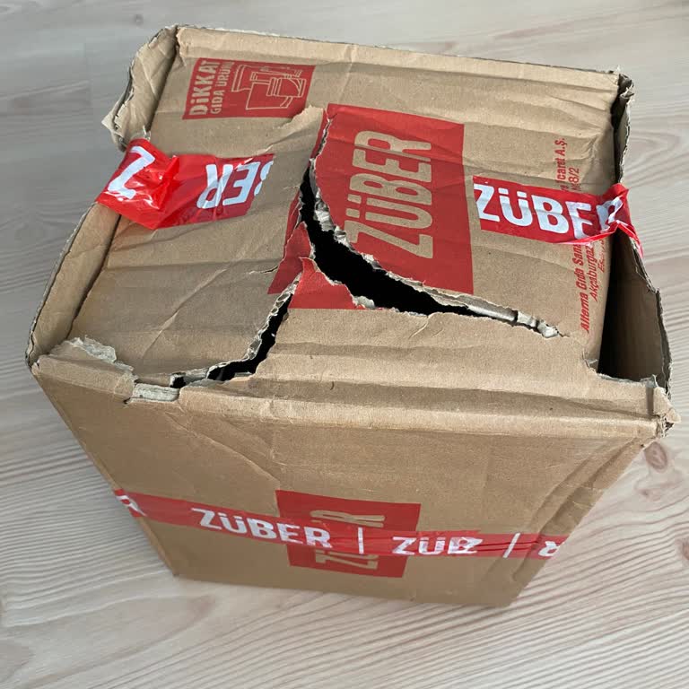 Trendyol Ekspres: Açılmış Paket Ve 1 Aydır Bekleyen Çözüm