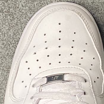 Nike Air Force 1: 20 Günde Çatlayan Hayal Kırıklığı