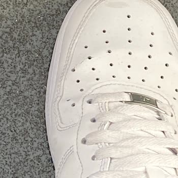 Nike Air Force 1: 20 Günde Çatlayan Hayal Kırıklığı