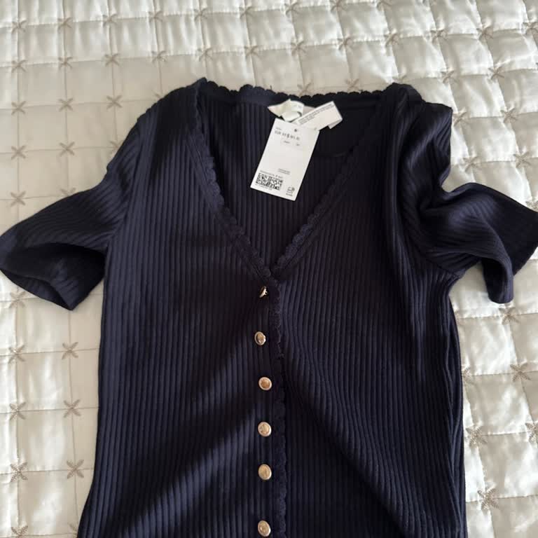 Wrong Product Sent by H&M – Frustrating Experience After Week-Long Delivery