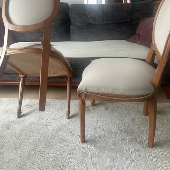 Yemek Masası Sandalyelerindeki Kusurlar Ve Ücret Talebi