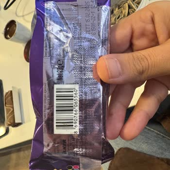 Üründe Örümcek Ağına Benzeyen Yapılar