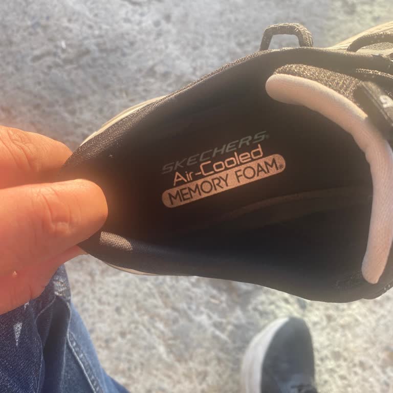 Skechers Ayakkabıda Kalıcı Koku Sorunu