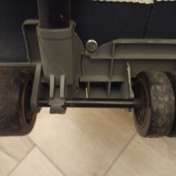 Ajet İle Valiz Hasarı Ve Müşteri Hizmetleri Sorunu