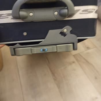 Ajet İle Valiz Hasarı Ve Müşteri Hizmetleri Sorunu