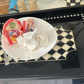 Rossev Ev Ürünleri'nden Aldığım Tepsi Sağlam Çıkmadı!