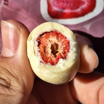 Çikolata İçinden Çıkan Şok Edici Sürpriz