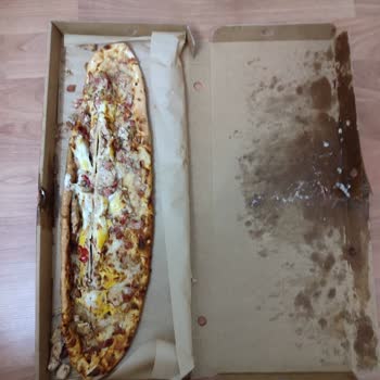 Yemeksepeti'nden Gelen Buz Gibi Ve Ezilmiş Pide Kabusu