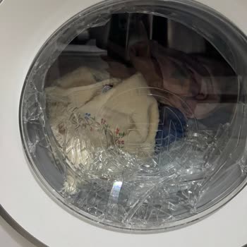 Patlayan Cam Ve Yetersiz Servis: B**** Çamaşır Makinesi Şikayeti