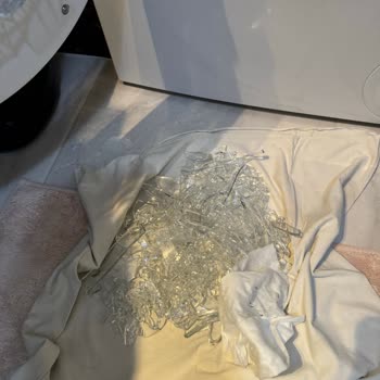 Patlayan Cam Ve Yetersiz Servis: B**** Çamaşır Makinesi Şikayeti