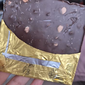 Migros'tan Alınan Bozuk Çikolatalar Ve İlgisiz Müşteri Hizmeti