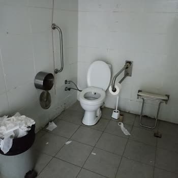 Yedikule Hastanesi'nde Temizlik Skandalı: Pisliğin İzahı Yok!