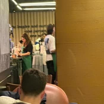 Starbucks Çalışanının Saygısız Davranışı