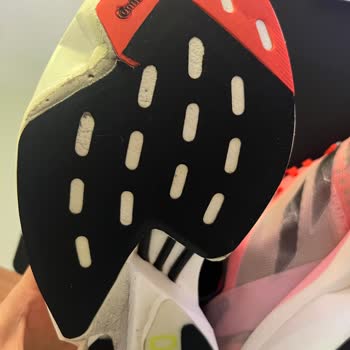 Adizero Ayakkabısında Beklenmedik Yırtılma Ve Müşteri Hizmetleri Hayal Kırıklığı