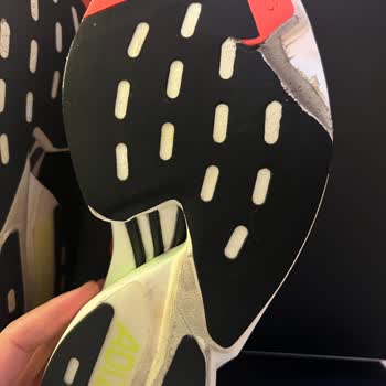 Adizero Ayakkabısında Beklenmedik Yırtılma Ve Müşteri Hizmetleri Hayal Kırıklığı