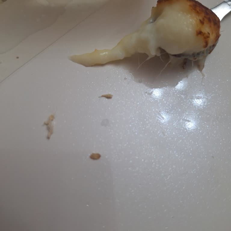 Gülümoğlu Baklava & Restaurant Tatlıda Bulunan Yabancı Madde Şoku