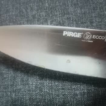Pirge Markasının Ecco Şef Bıçağında Paslanma Ve Keskinlik Sorunu
