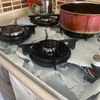 Kırılan Ocak Camı Ve İlgisiz Müşteri Hizmetleri