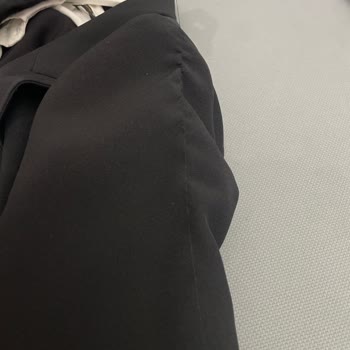 De Facto Ceketindeki Gizli Kusurlar