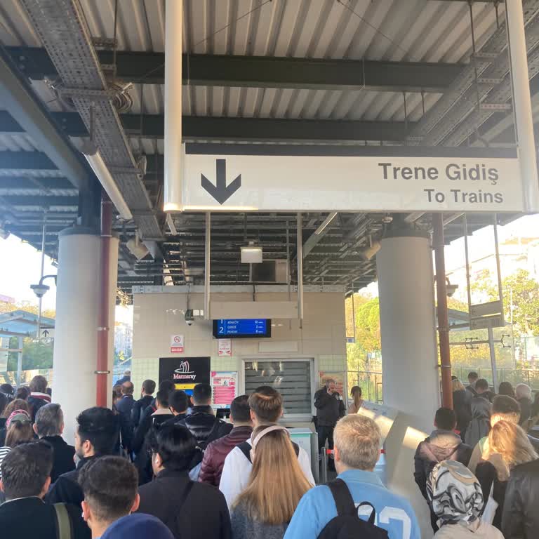 Marmaray Bakırköy'de Turnike Yetersizliği Ve Uzun Kuyruklar
