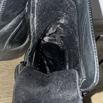 Hakiki Deri Botun Hızla Yıpranması Ve İlgisiz Müşteri Hizmeti