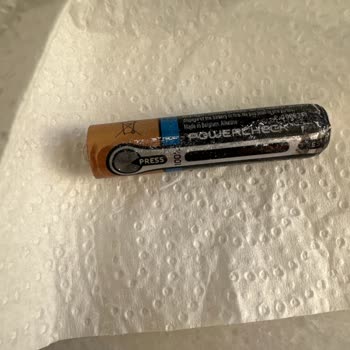 Duracell Pilleri Yüzünden Kumanda Ve Parmak Yanığı Şoku