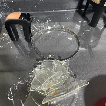 Karaca Kahve Makinesi Camının Beklenmedik Kırılması