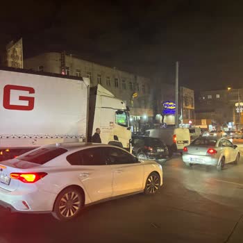 Interlog Logistics Çekicisinin Trafikteki Tehlikesi