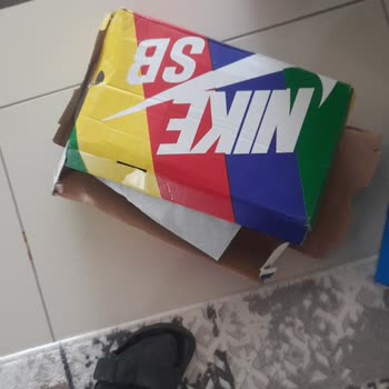 Sert Ve Rahatsız Ayakkabılar: İade Sorunu