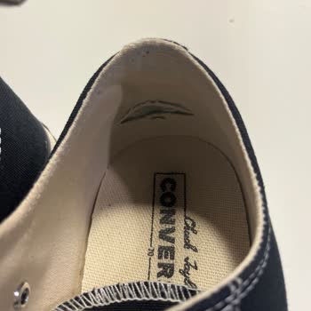 Converse Ayakkabıda Hızla Oluşan Yırtılma Sorunu