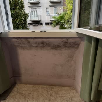 Booking.com Refused to Refund My €99 After Moldy Room and a Canceled Stay